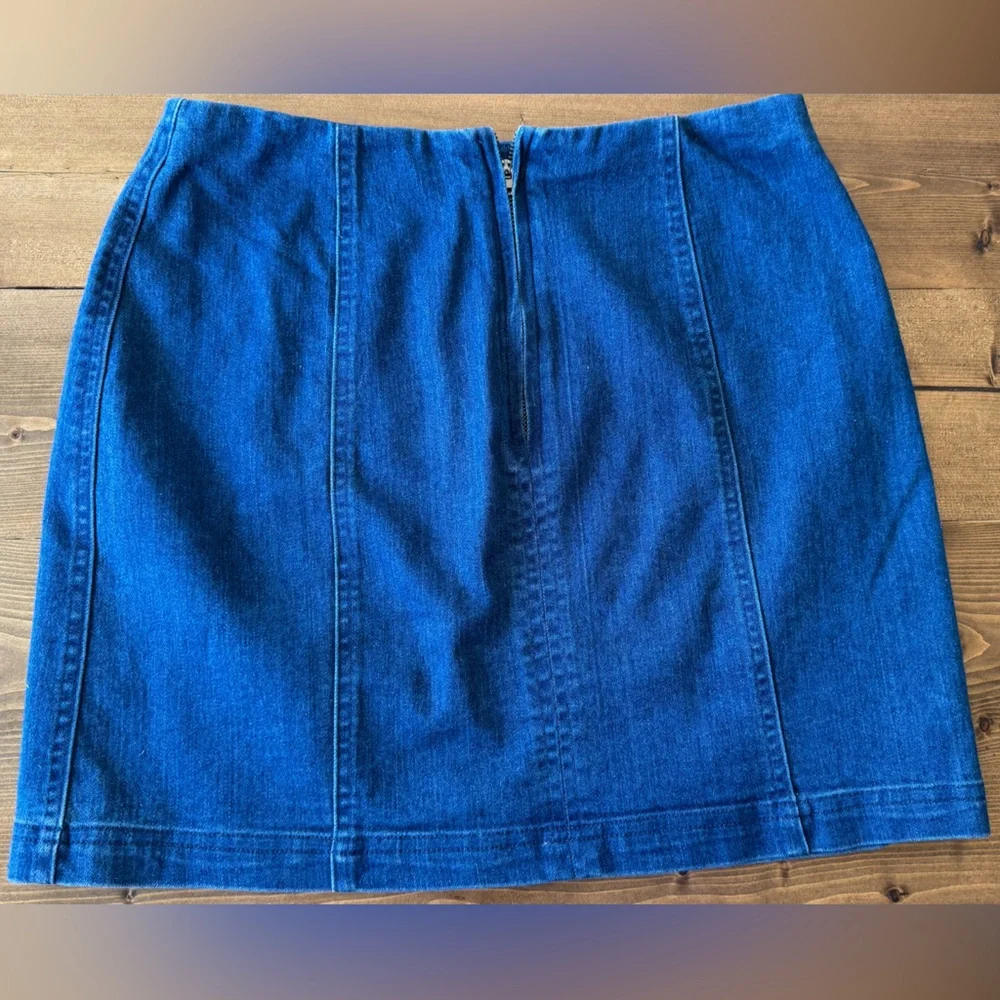 Altar’d State Dark Wash Denim Mini Skirt – Size S